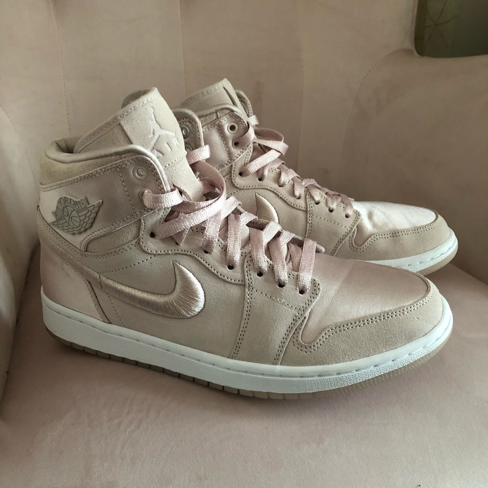 Air Jordan 1 Retro High Red Silt